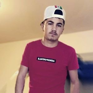 Meet your Posher, Carlos daniel